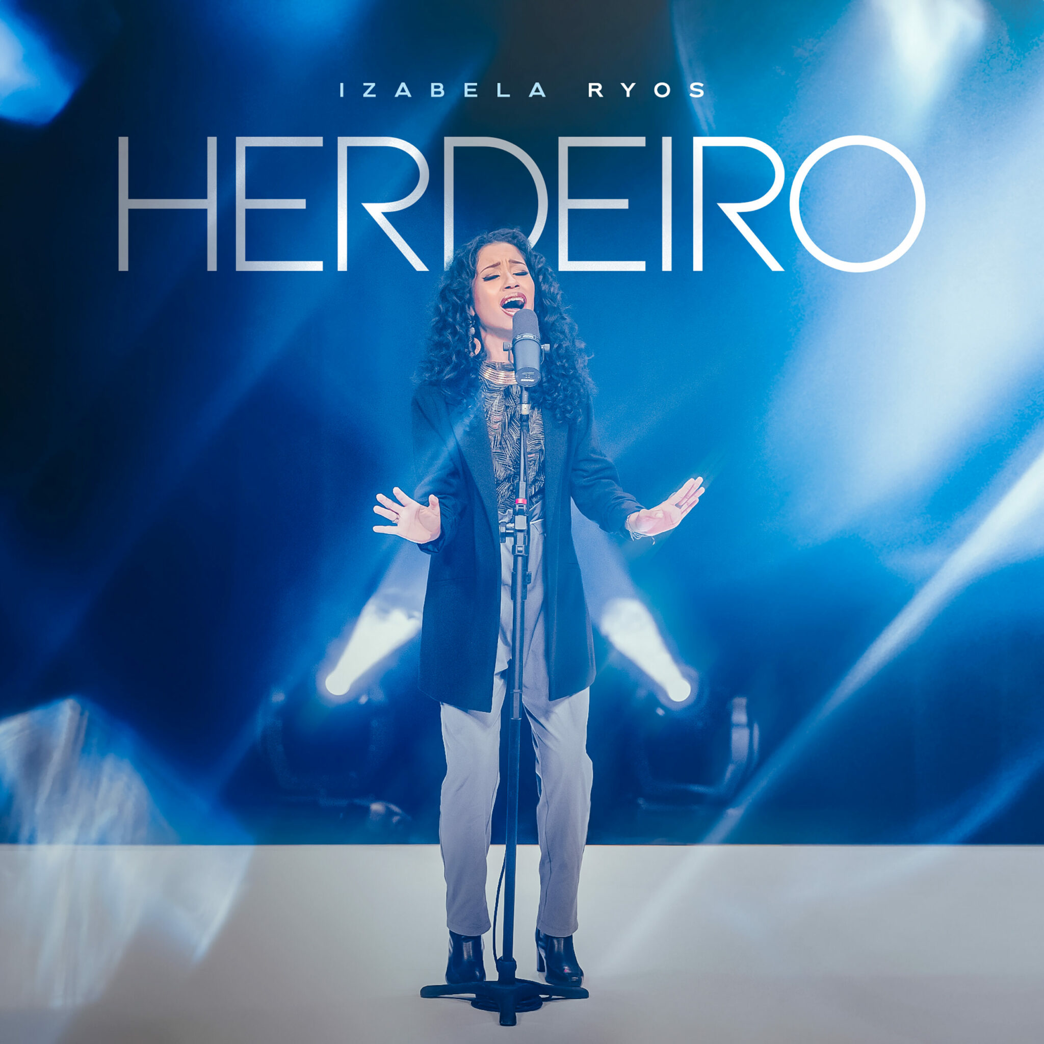 A cantora Izabela Ryos lança a canção 'Herdeiro', que transmite uma poderosa mensagem sobre a morte de Jesus na cruz. Foto: Divulgação.