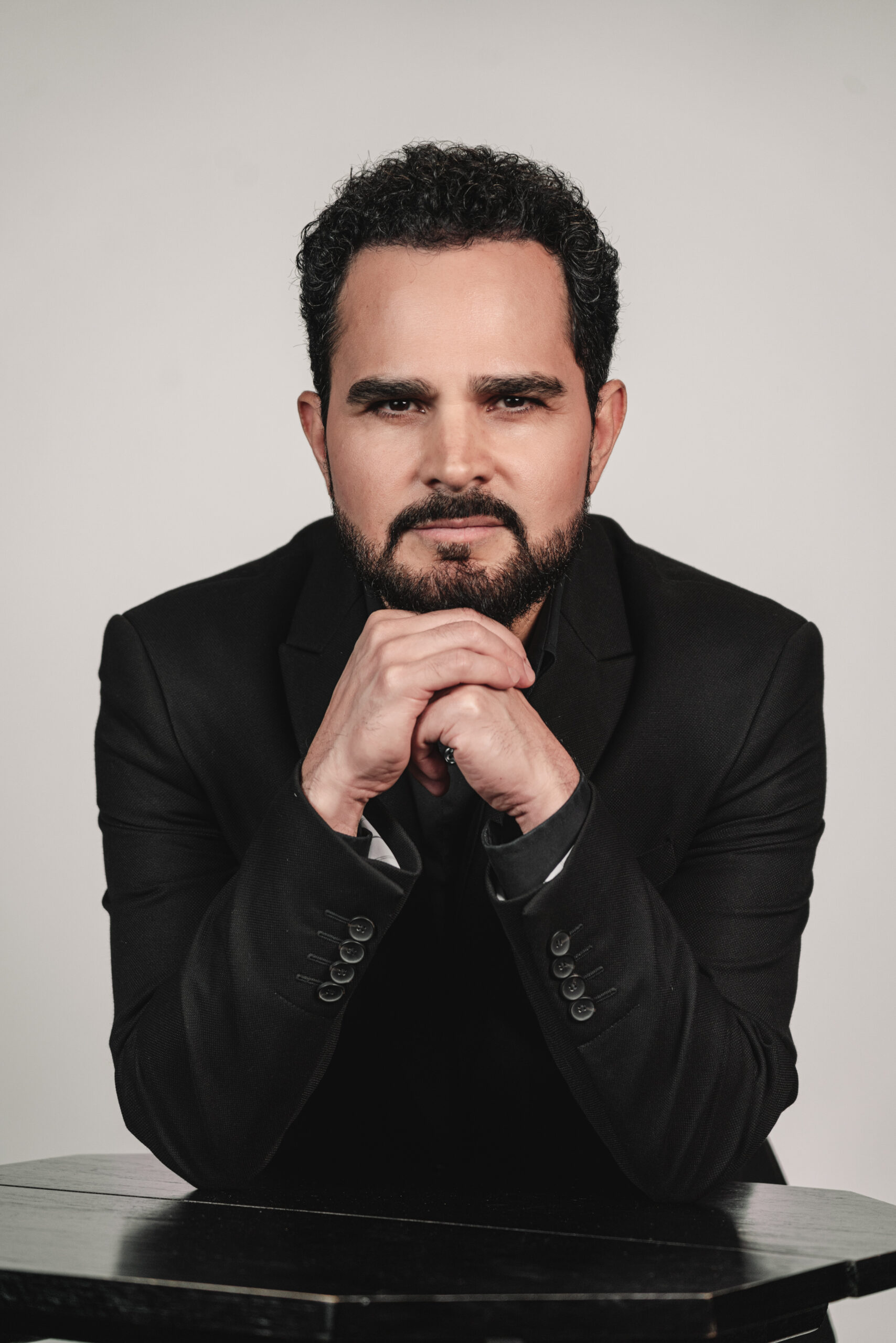 Recentemente chegou, em todos os aplicativos de música, “Terra Fértil”, mais novo single gospel do sertanejo Luciano Camargo. Foto: Divulgação.