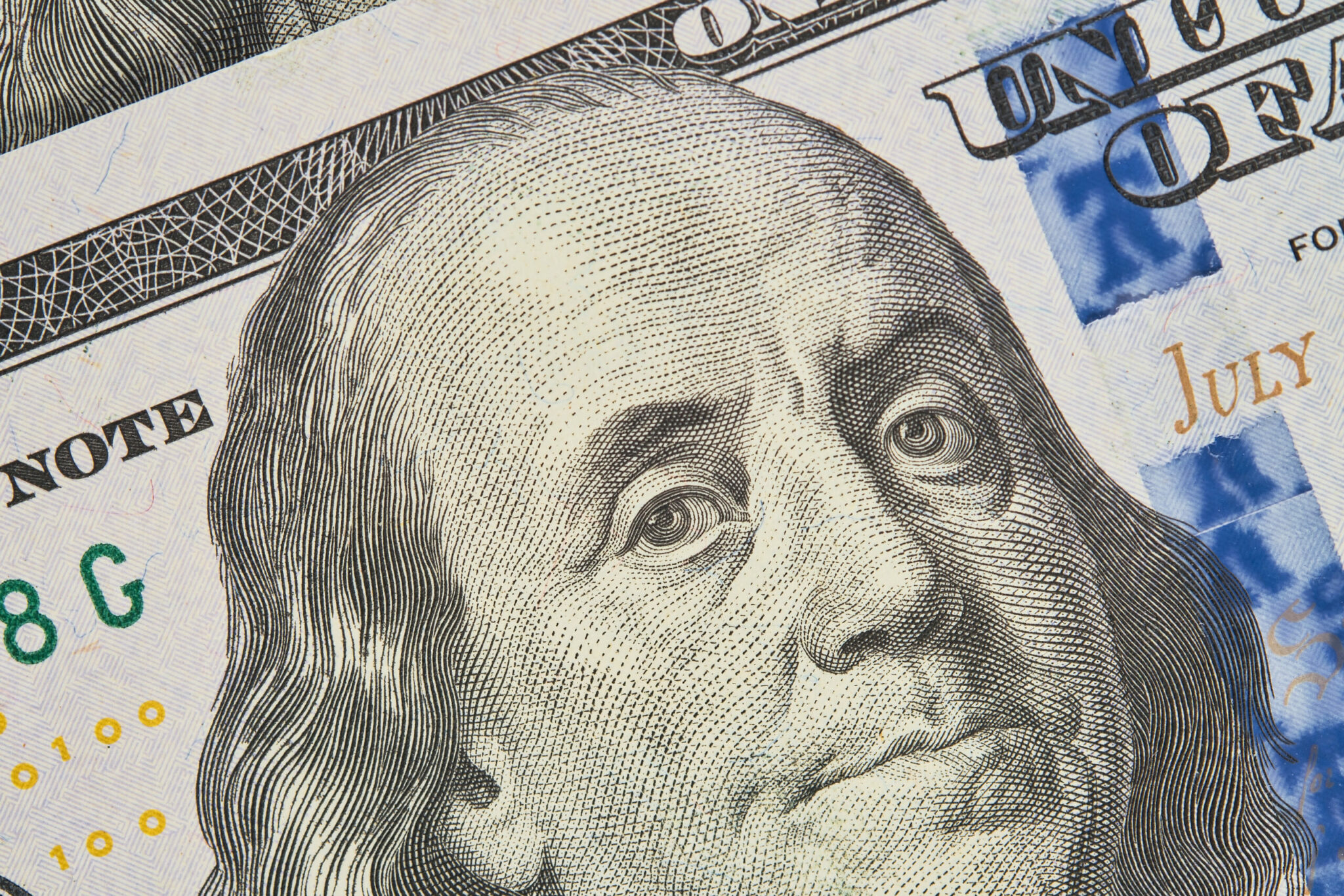 Dólar inicia a semana a R$ 5,07, após queda de 0,76%