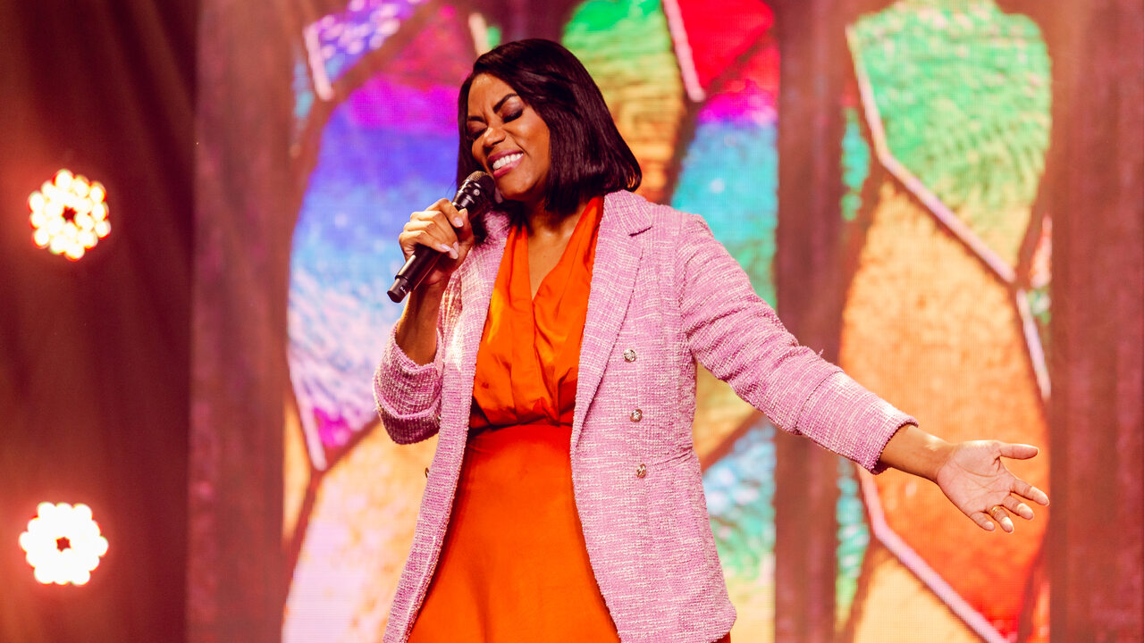 Elaine Martins lança o single "Pode Descansar", parte de um projeto inédito com músicas gravadas ao vivo. Foto: Diivulgação.