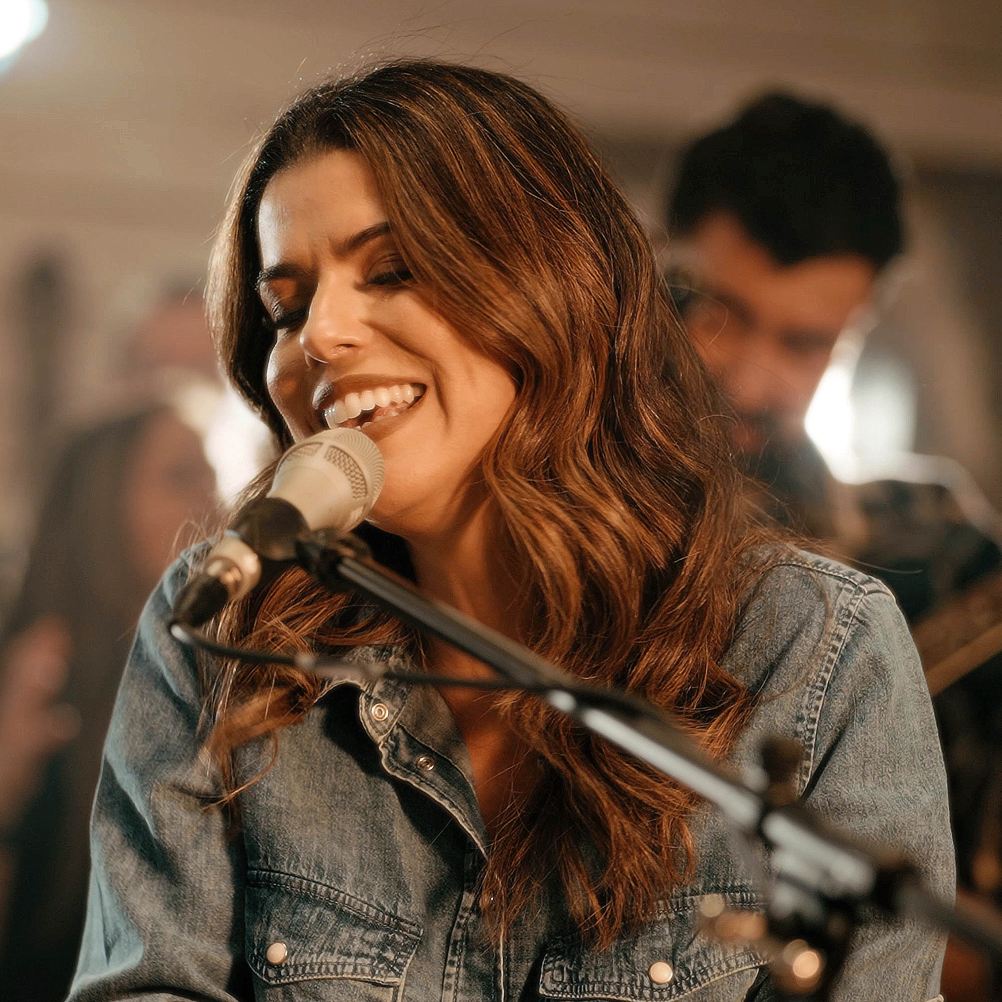 Dando continuidade aos lançamentos, Rachel trouxe, recentemente, um medley emocionante: “Alegria / Sou Feliz”. Foto: Divulgação.