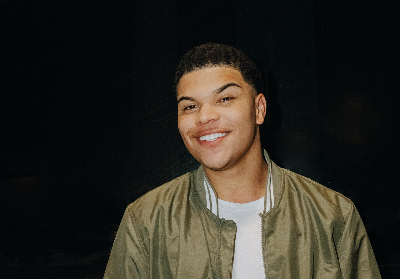 O novo single romântico de Paulo Neto, “Te Amar é Tão Bom”, lançado recentemente, é uma verdadeira celebração do amor e da fé. Foto: Divulgação.