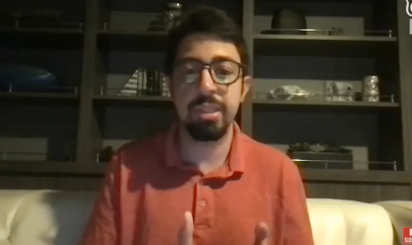 Fady, egípcio convertido ao Islã, retorna a Jesus após uma visão do inferno no hospital, compartilhando seu testemunho de fé e redenção. Foto: Reprodução/YouTube/Mohamad Faridi