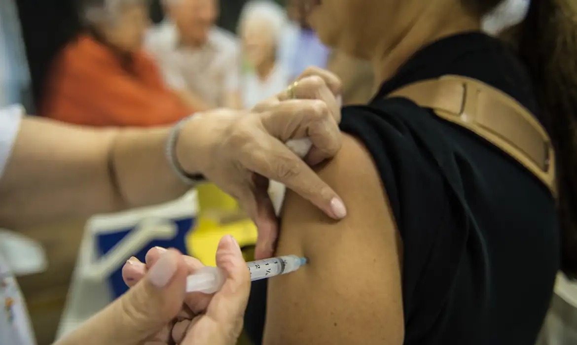 Vacinação contra a gripe: unidades de saúde do SUS continuam mobilizadas em todo País