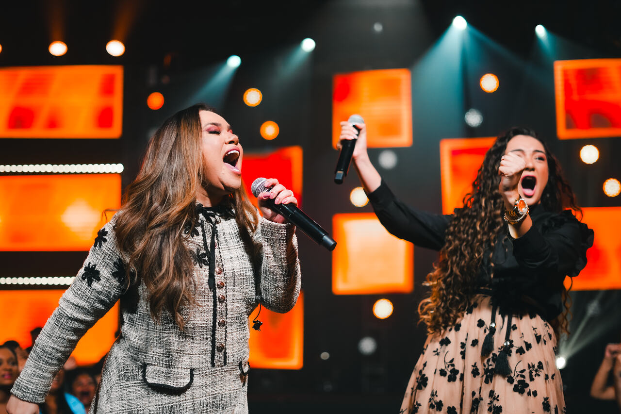 Recentemente, Sarah Farias apresentou seu novo single, “O Poder da Oração”, com a participação de Kailane Frauches. Foto: Divulgação.