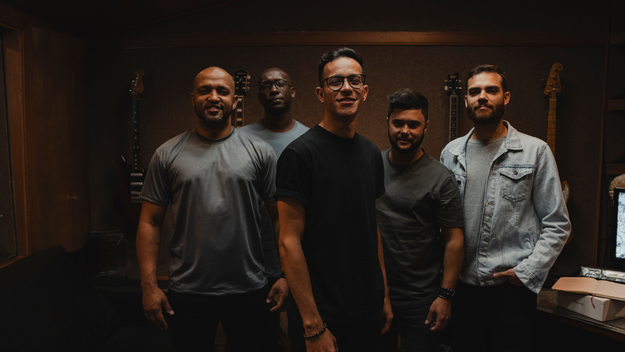 Ricarlo Rocha lança o single, "Escolha Seu Difícil", que já está disponível em todas as plataformas digitais e no canal do YouTube. Foto: Divulgação.