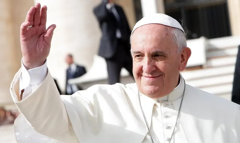 Papa Francisco morre aos 88 anos no Vaticano, deixando legado de inclusão, justiça social e reformas na Igreja Católica. Foto: Wikimedia Commons/Long Thiên