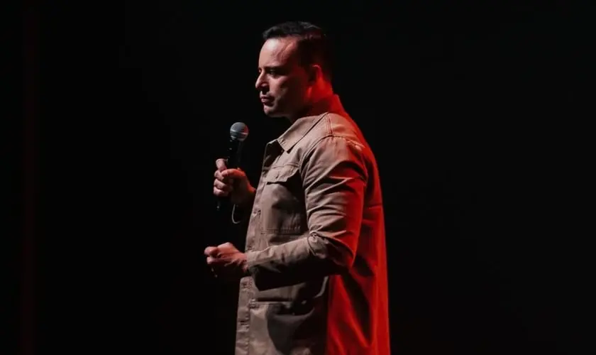 Pastor alerta cristãos sobre o perigo de consumir vídeos que zombam das 'línguas estranhas' e do mover do Espírito Santo nas redes sociais. Foto: Reprodução/Instagram/Eduardo Gonçalves