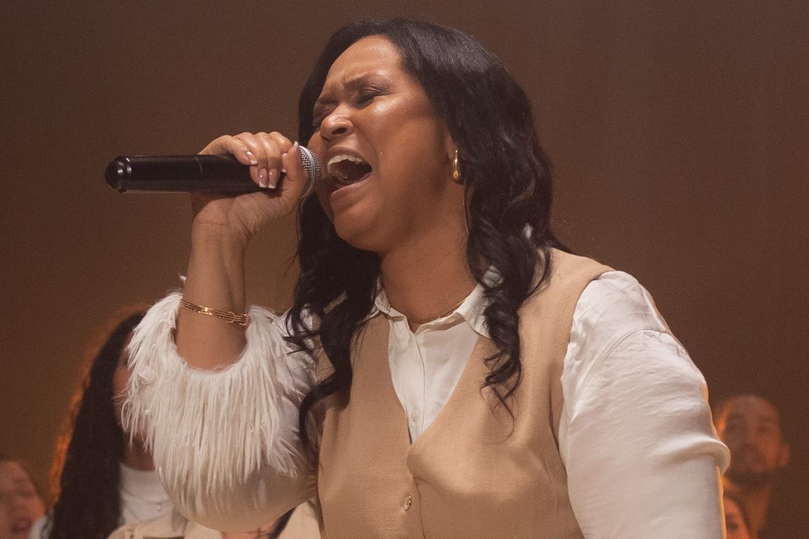 Bruna Costa interpreta o seu primeiro trabalho musical na Europa: a canção “Novos Céus Nova Terra”, feat. (Igreja) Sara Alverca. Foto: Divulgação.