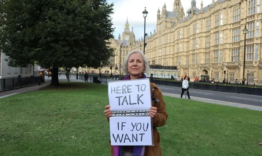 EUA criticam o Reino Unido por perseguir cristãos que oram em silêncio em clínicas de aborto, violando liberdade religiosa e de expressão. Foto: ADF Internacional