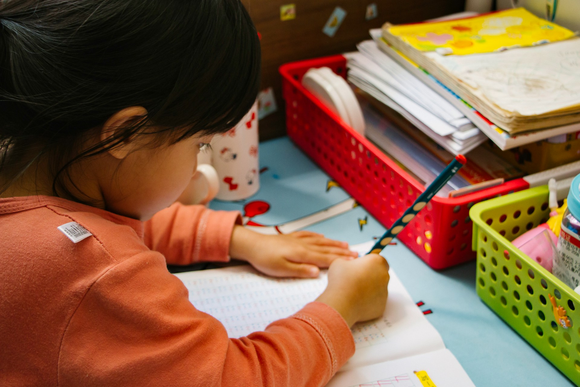 O governo da Nicarágua expropriou uma escola cristã, intensificando os conflitos com a Igreja Católica no país. Foto: Representativa/Unsplash.
