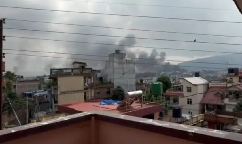 A crise política, marcada pela renúncia do premiê e pelo banimento de redes sociais, agrava a perseguição em Nepal. Foto: Portas Abertas