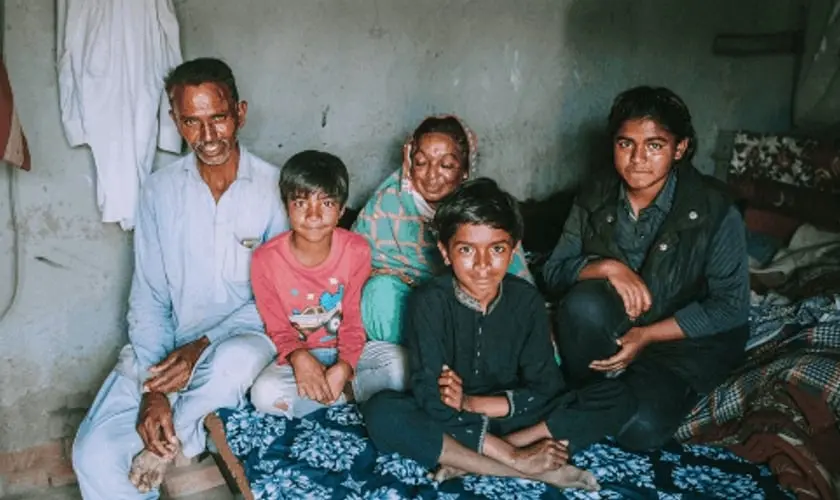 Crianças nos Estados Unidos arrecadam dinheiro em igreja para resgatar famílias da escravidão no Paquistão. Foto: Reprodução/Global Christian Relief