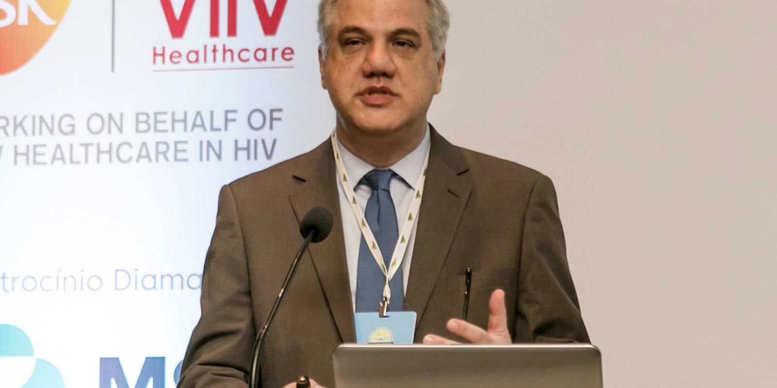 Covid-19 não acabou: Médico alerta para aumento de casos e principais sintomas