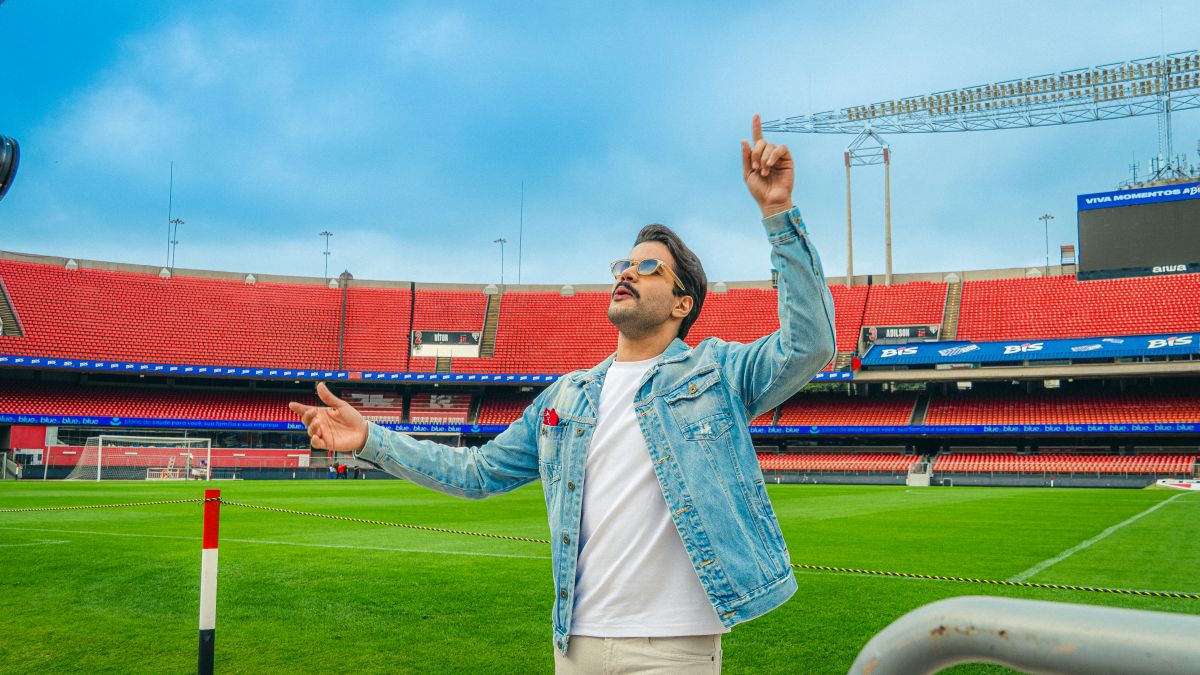 Gabriel Guedes, com mais de 4 milhões de ouvintes, lança o EP "O Amor Que Encontrei", explorando estilos como R&B, afrobeat e reggaeton. Foto: Divulgação.