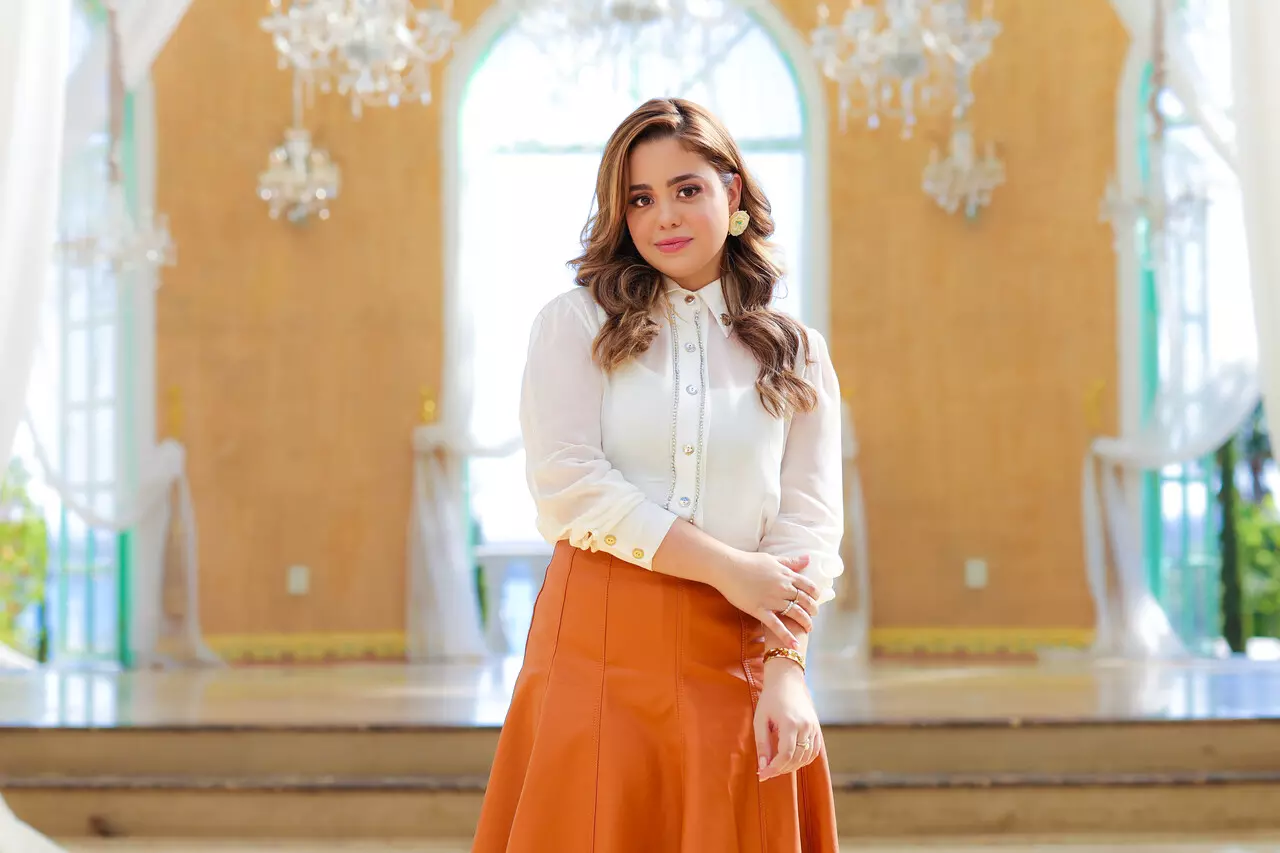 O EP "Em Todo Tempo" de Bekah Costa, já lançado, apresenta cinco faixas de adoração que reafirmam a inabalável bondade e soberania de Deus. Foto: Divulgação.