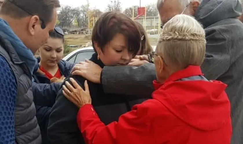 Avivamento em Transnítria: Pastor desafia perseguição e influência russa, liderando a maior igreja da região e testemunhando milagres. Foto: Yuriy Semenyuk / Facebook