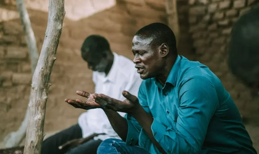 Pastor, esposa e fiéis são sequestrados por terroristas durante culto na Nigéria em igreja no estado de Kogi. Foto: Reprodução/Global Christian Relief