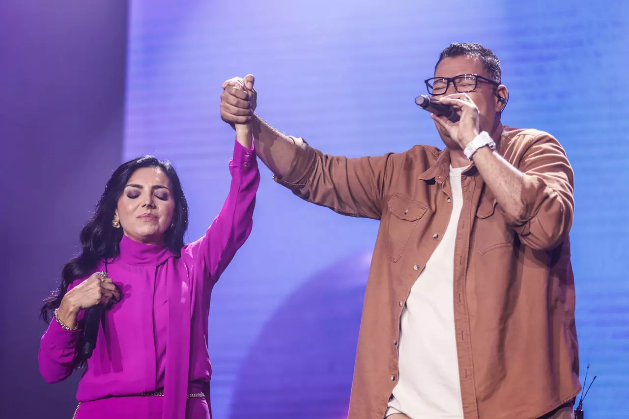 A cantora Eyshila acaba de lançar o single “Minha Casa + Primeira Essência” com a participação de Anderson Freire. Foto: Divulgação.