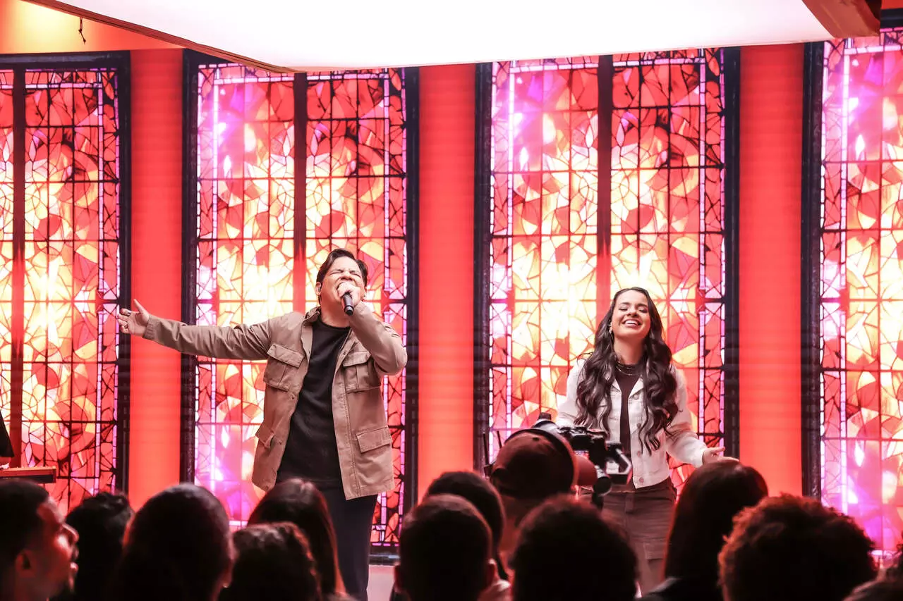 O cantor e compositor Elizeu Alves lança o single “A Canção Mais Bela”, faixa que integra seu novo EP gravado ao vivo, com Aline Souza. Foto: Divulgação.