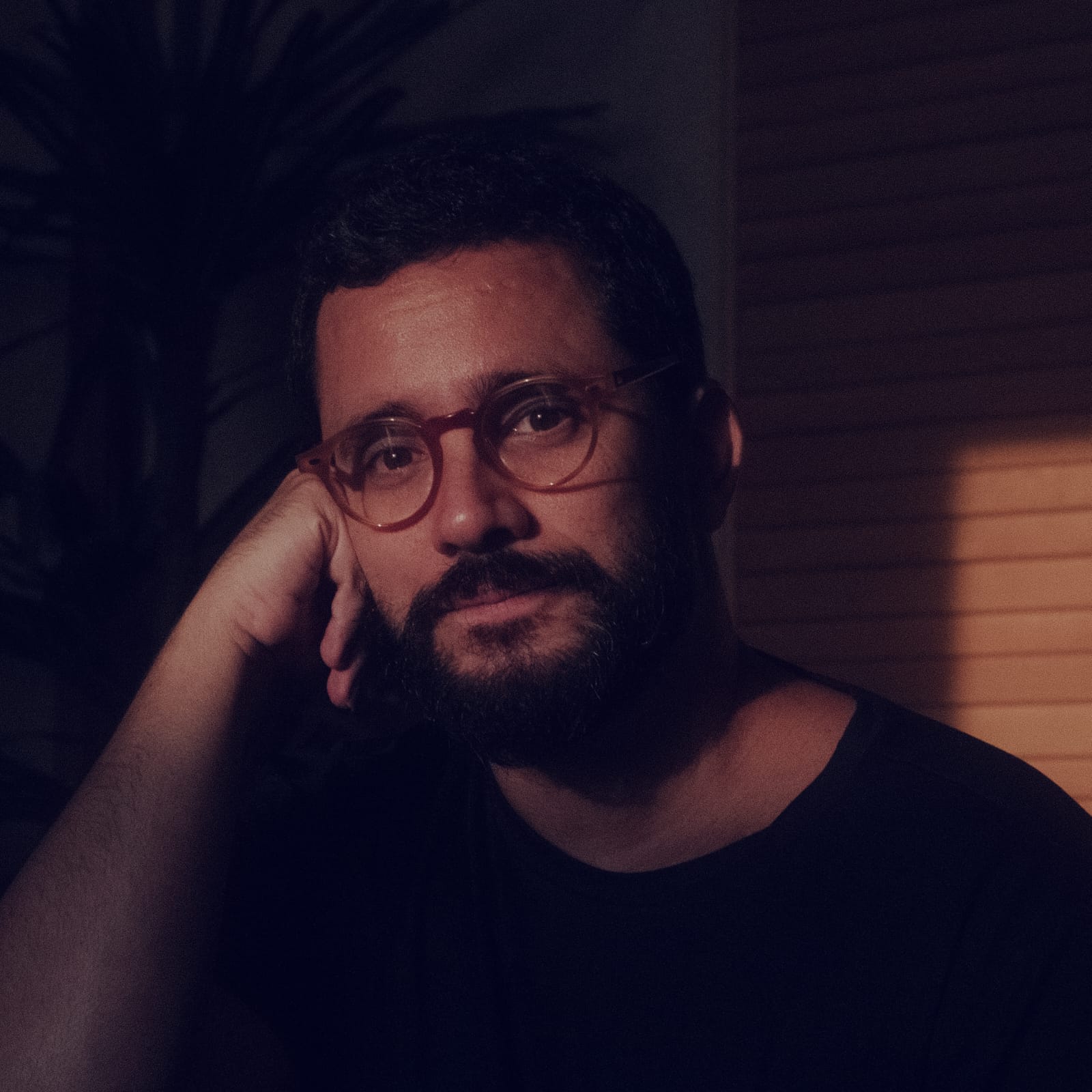 Paulo Nazareth lança “O Que É Pra Ser”, álbum intimista inspirado nas emoções e experiências que fazem parte da vida cotidiana. Foto: Divulgação.