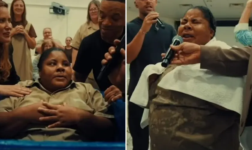 Uma detenta foi batizada durante um culto em uma prisão nos EUA e emocionou ao conduzir um momento de louvor e adoração a Deus. Foto: Reprodução/Instagram/God Behind Bars