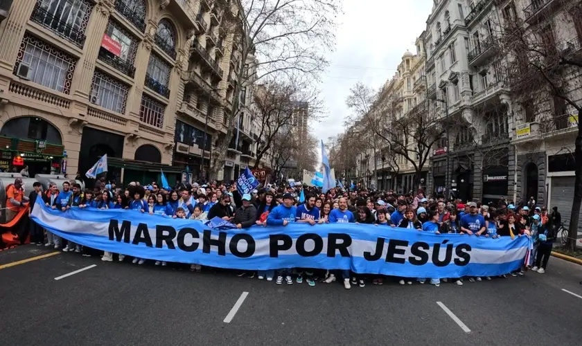 Após nove anos sem uma grande mobilização, a Marcha para Jesus voltou às ruas de Buenos Aires, reunindo dezenas de milhares de cristãos. Foto: ACIERA/Marcho x Jesús