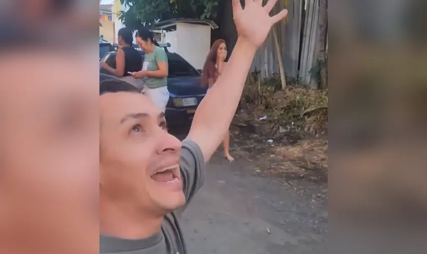 Terremoto na Colômbia deixa mortos e feridos, enquanto cenas de fé e oração emocionam moradores em meio à tragédia. Foto: Captura de tela/Instagram/graciasdiostv