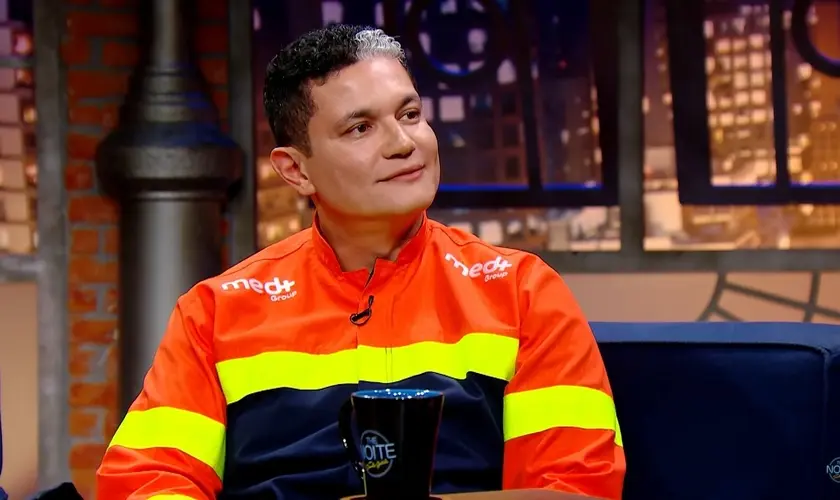 Empresário relata cura de esclerose após diagnóstico de ELA e conta como a fé em Jesus transformou sua vida. Foto: Reprodução/YouTube/Danilo Gentili