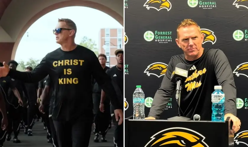 Técnico de futebol americano viraliza ao usar camisa “Cristo é Rei” e testemunhar sua fé em Jesus antes de uma partida. Foto: Reprodução/YouTube/The Pine Belt News