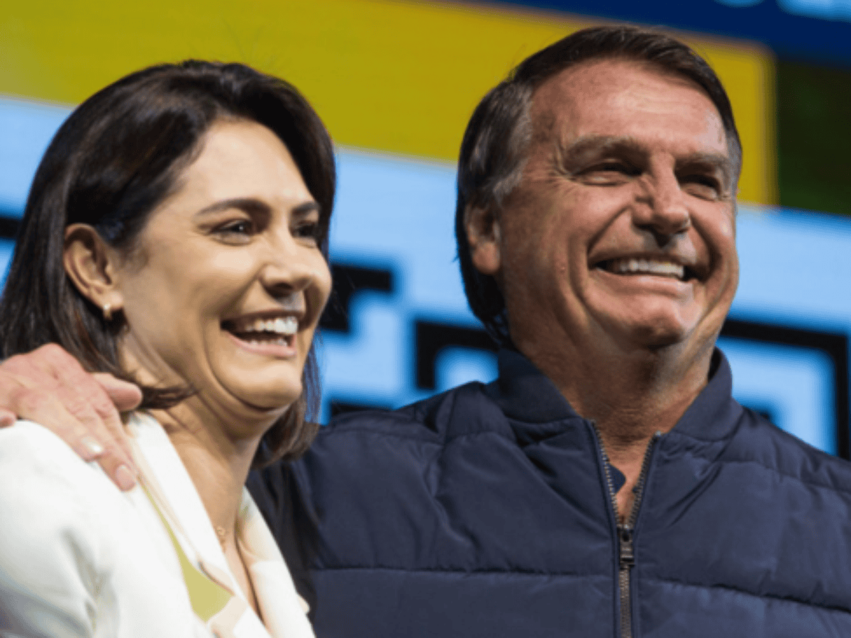Michelle defende união e repassa recado de Jair Bolsonaro após derrota de Flávio