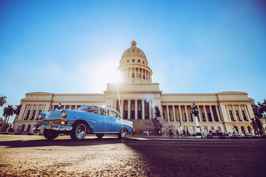 Crescimento das igrejas desafia o governo de Cuba e amplia a influência cristã nos debates sobre os valores tradicionais no país. Foto: Representativa/Unsplash.