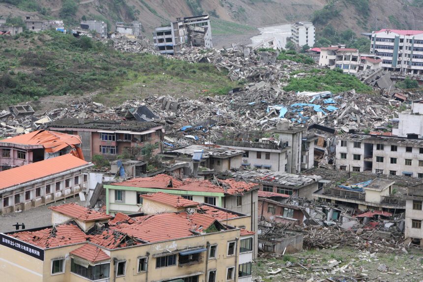 O terremoto em Sichuan (foto), China, deixou mais de 8 mil desaparecidos em 2008