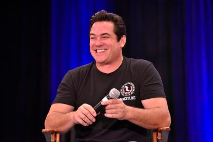 O ator Dean Cain compartilha suas razões para deixar Hollywood, destacando desafios e a falta de representação cristã na indústria. Foto: Rob Grabowski/Invision/AP.