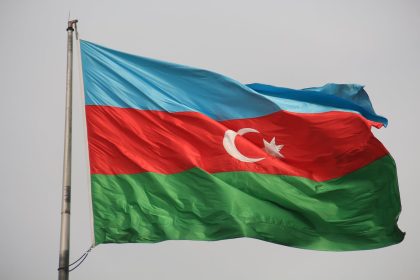 União de orações pelo Azerbaijão: cristãos clamam por paz e proteção diante do crescente conflito na região. Foto: Representativa.