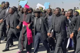 Recentemente, vários líderes cristãos organizaram protestos pacíficos contra os contínuos assassinatos em Plateau, na Nigéria. Foto: Reprodução/Portas Abertas