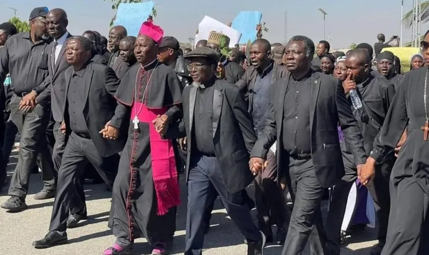 Recentemente, vários líderes cristãos organizaram protestos pacíficos contra os contínuos assassinatos em Plateau, na Nigéria. Foto: Reprodução/Portas Abertas