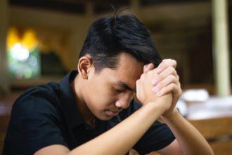 Em muitos países, leis anti-conversão e de blasfêmia são usadas para perseguir cristãos, limitando sua liberdade religiosa. Foto: Representativa.