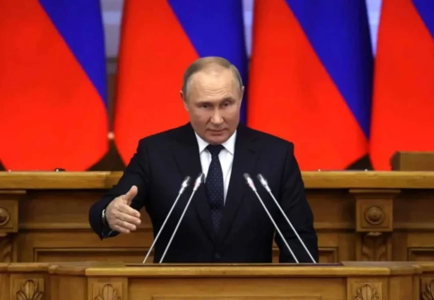 Vladimir Putin, presidente da Rússia, emite alerta sombrio sobre risco de guerra nuclear caso países ocidentais intervenham na Ucrânia. Foto: Reprodução/kremlin
