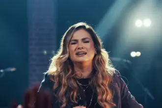 Bruna Olly compartilha histórias de fé e cuidado de Deus, como as de Abraão e a viúva, em sua nova música ''Deus Proverá''. Foto: Divulgação.