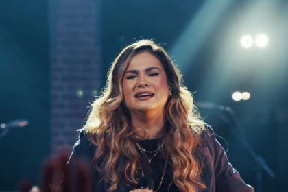 Bruna Olly compartilha histórias de fé e cuidado de Deus, como as de Abraão e a viúva, em sua nova música ''Deus Proverá''. Foto: Divulgação.