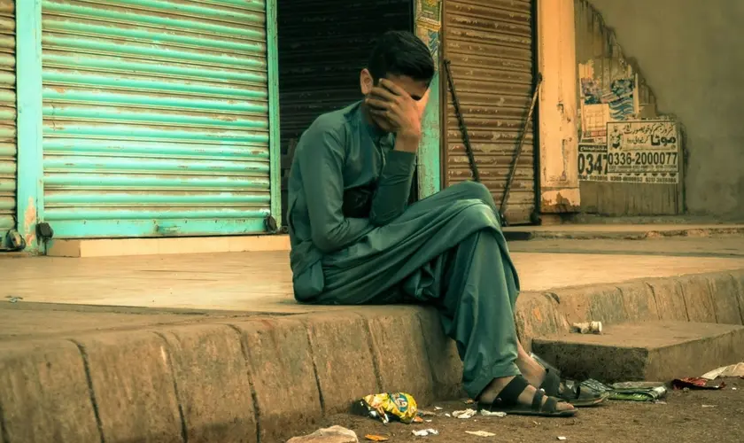 Adolescente cristão é acusado e preso por blasfêmia no Paquistão