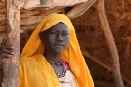 Após ser espancada por não negar Jesus, cristã relatou como permaneceu fiel em meio à guerra e perseguição no Sudão. Foto: Ilustração/Portas Abertas