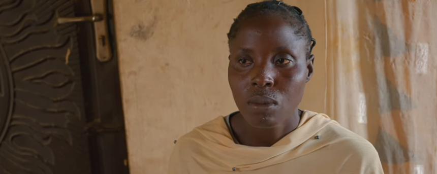 Deborah foi mantida como prisioneira pelo Boko Haram por quase dois anos, período em que teve 20 casamentos forçados e a se converter ao Islã. Foto: Reprodução/Global Christian Relief