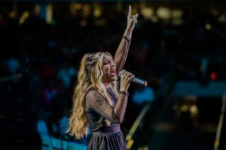 Marianna Goes lança "Não Há Outro Igual", uma canção de adoração gravada ao vivo, celebrando o incomparável amor de Jesus por nós. Foto: Divulgação.