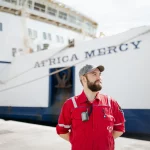 Avião e navio missionário oferecem cirurgias gratuitas a comunidades isoladas na África, começando por Madagascar. Foto: Mercy Ships.