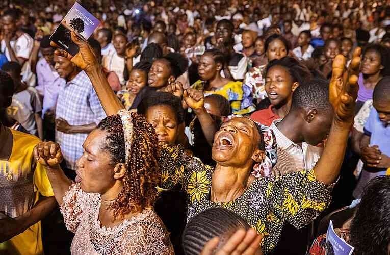 CfaN lidera cruzadas evangelísticas na República Democrática do Congo, testemunhando milhões de decisões por Cristo e milagres em massa. Foto: Reprodução/CfaN