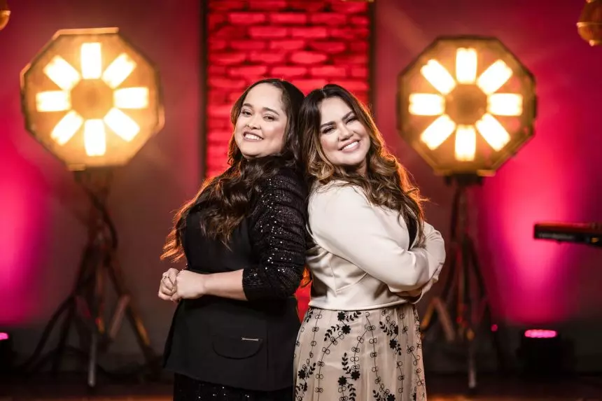 ''É Na Minha Presença'' de Ruthe Dayanne tem a participação especial de Sarah Farias, o que trouxe ainda mais emoção para este lançamento. Foto: Divulgação.