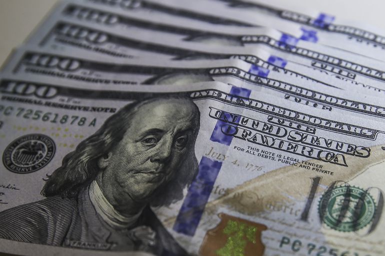 No primeiro fechamento da semana, dólar caiu a R$ 5,50