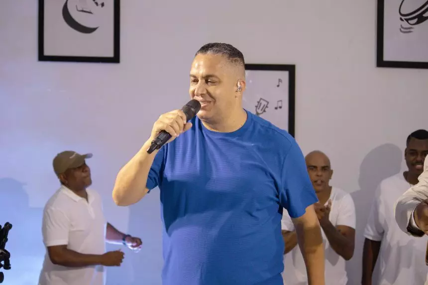 O cantor e pastor Waguinho completa 30 anos de carreira em 2024 e com isso lança nova versão de primeiro sucesso, ''O Dono da Boca''. Foto: Divulgação.